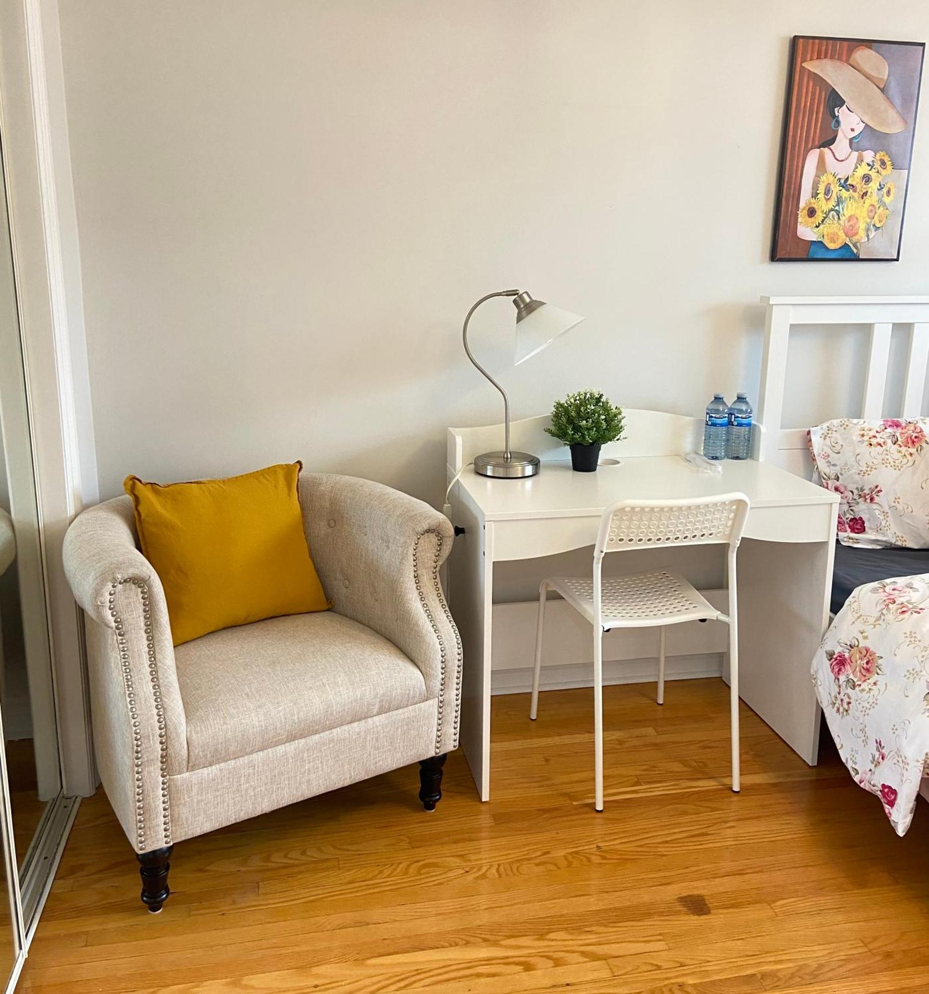 Sunny House - Main Floor, Free Parking, In Toronto Hotel Luaran gambar