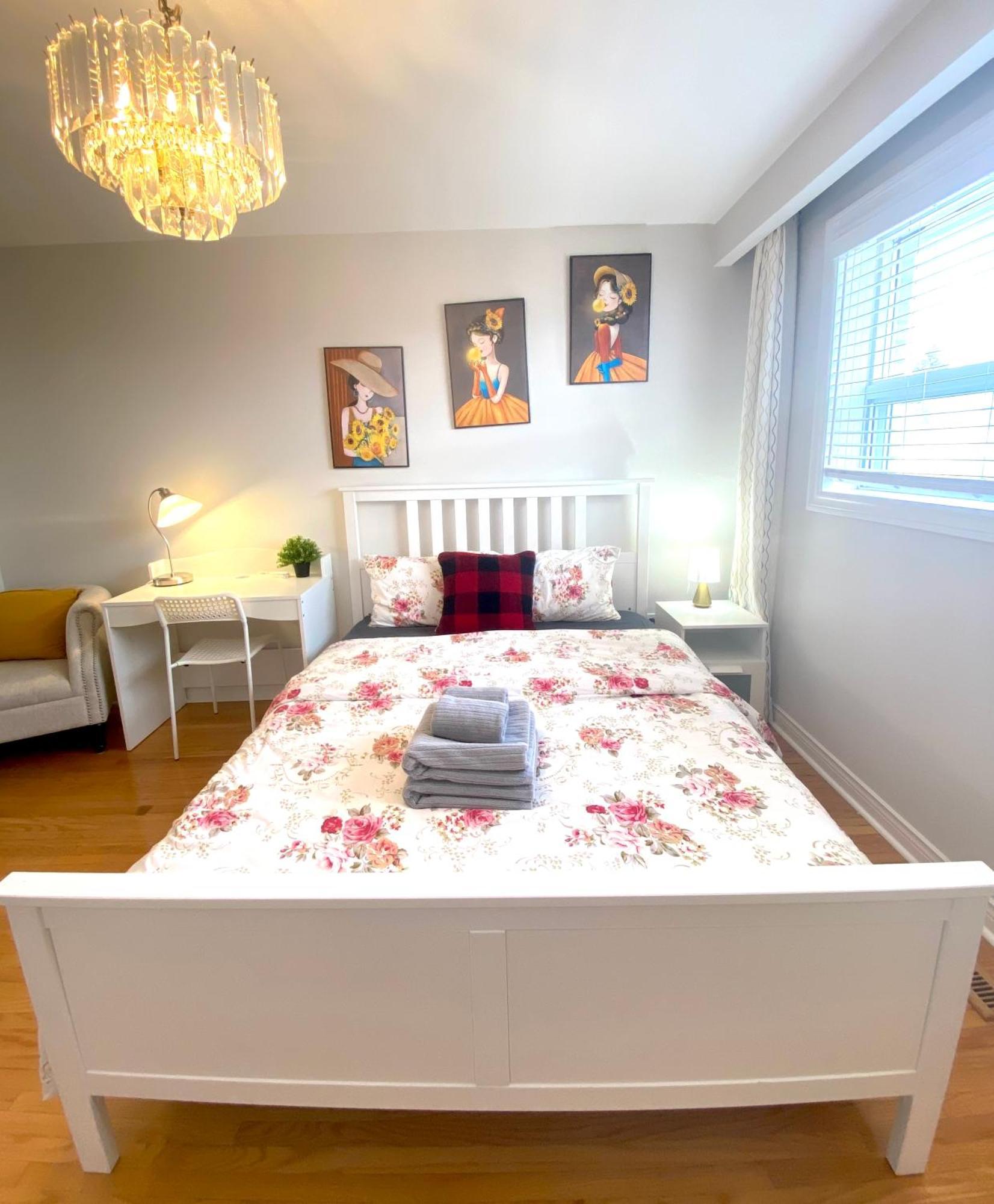 Sunny House - Main Floor, Free Parking, In Toronto Hotel Luaran gambar