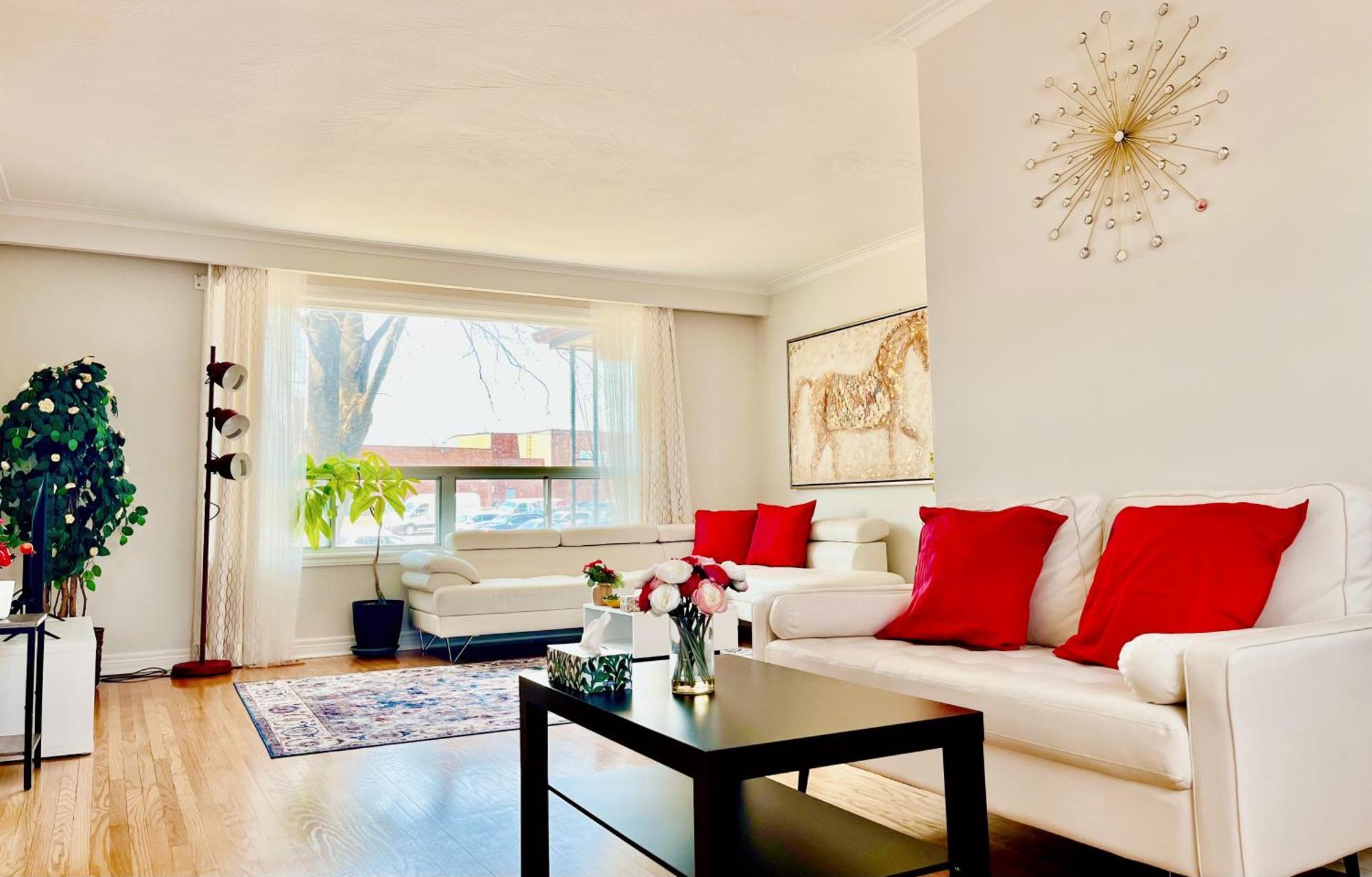 Sunny House - Main Floor, Free Parking, In Toronto Hotel Luaran gambar
