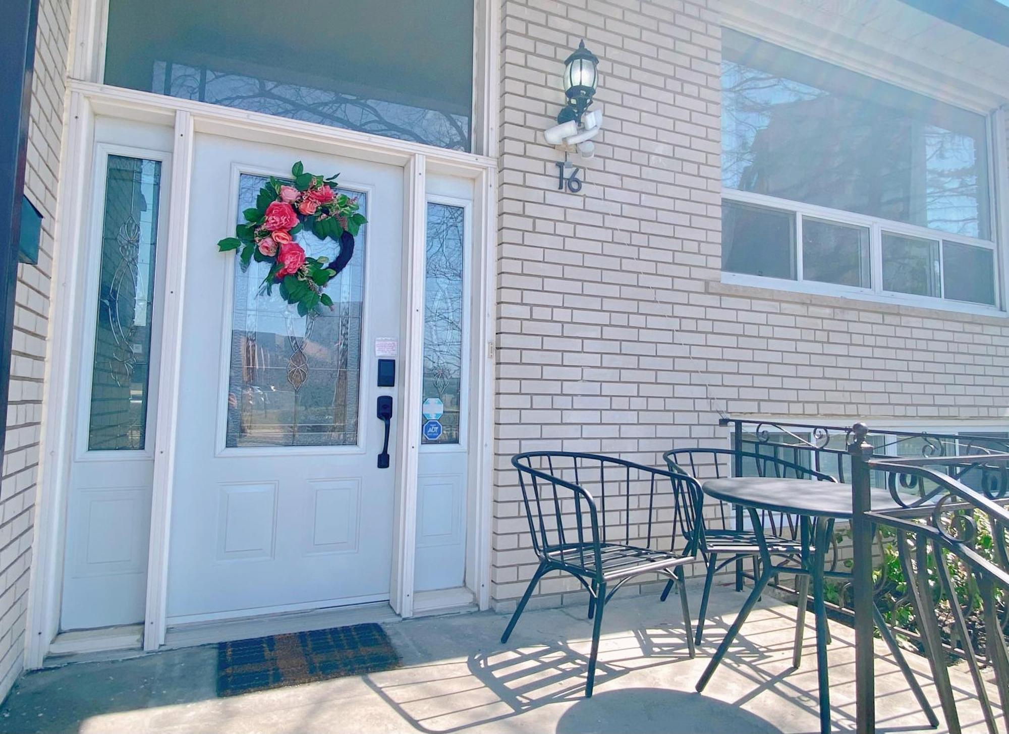 Sunny House - Main Floor, Free Parking, In Toronto Hotel Luaran gambar